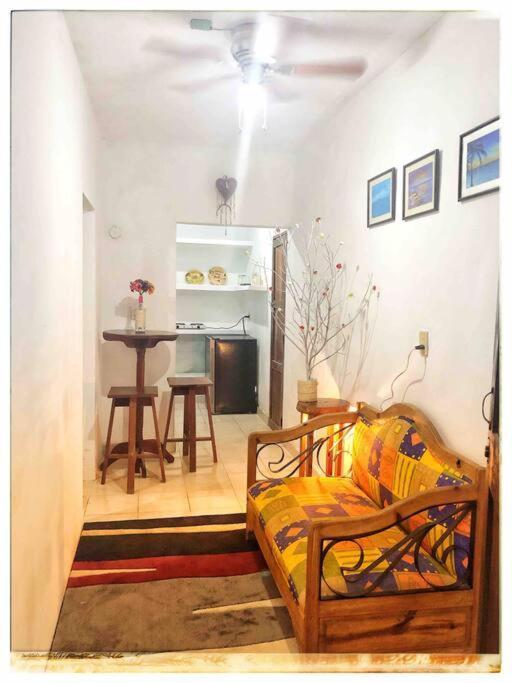 Departamento amueblado céntrico, muy confortable, accesible y con AA Bacalar Extérieur photo