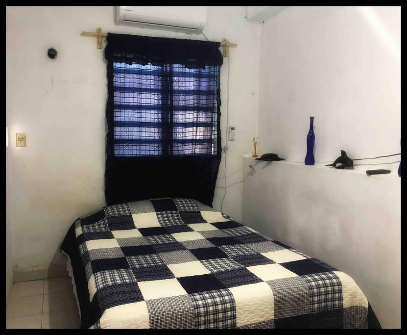 Departamento amueblado céntrico, muy confortable, accesible y con AA Bacalar Extérieur photo